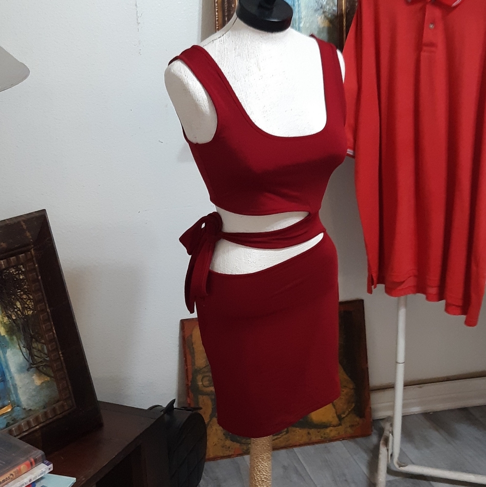 Womens Dark Red Strappy Dress Sz M Stretchy Halter Skirt 1pc Mid Stomach